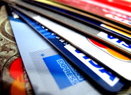 Cuáles son los gastos invisibles que pesan en el resumen del banco