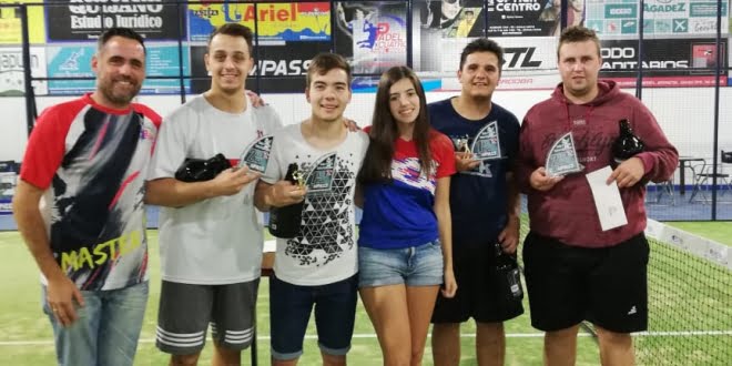  Ganadores del torneo organizado por  «Pádel x Cuatro»