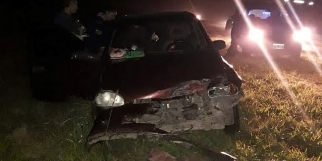 Accidente entre un camión y un automóvil sobre la ruta 19
