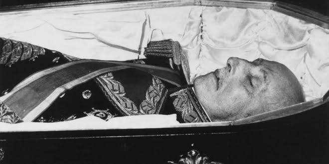 España: autorizan la exhumación de los restos de Franco