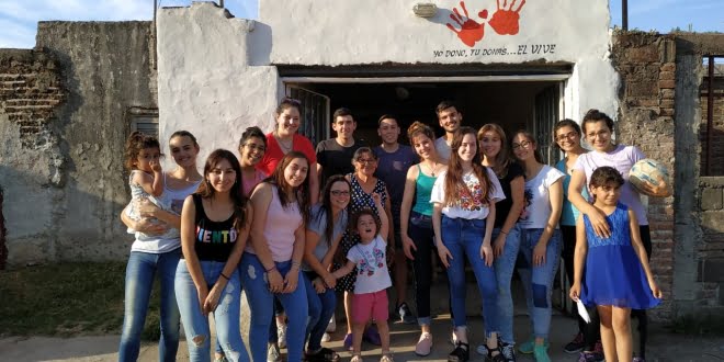 Estudiantes del CRES ayudaron en el merendero «Sueños compartidos»