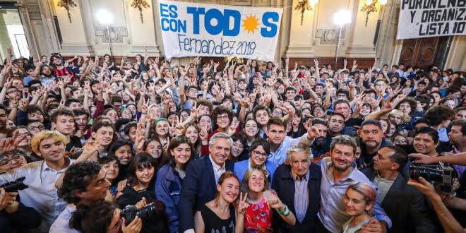 Elecciones: Fernández dijo que si gana creará un Ministerio de la Mujer