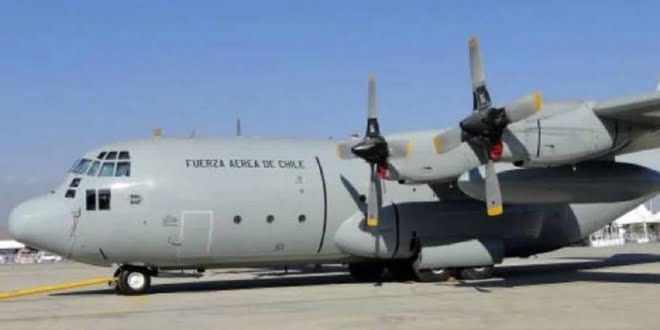  Dan por «siniestrado» un avión militar chileno con 38 personas a bordo