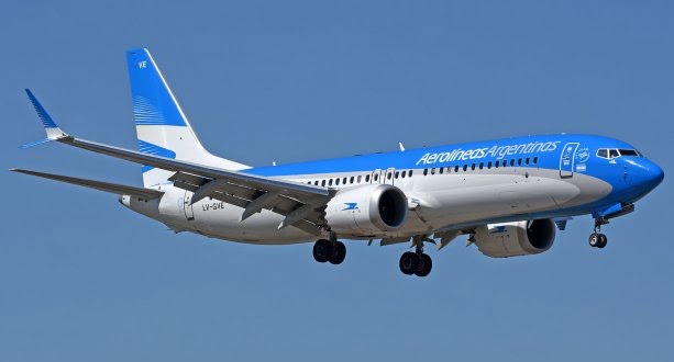 Aerolíneas suspenderá a casi 8.000 empleados por dos meses y recortará salarios