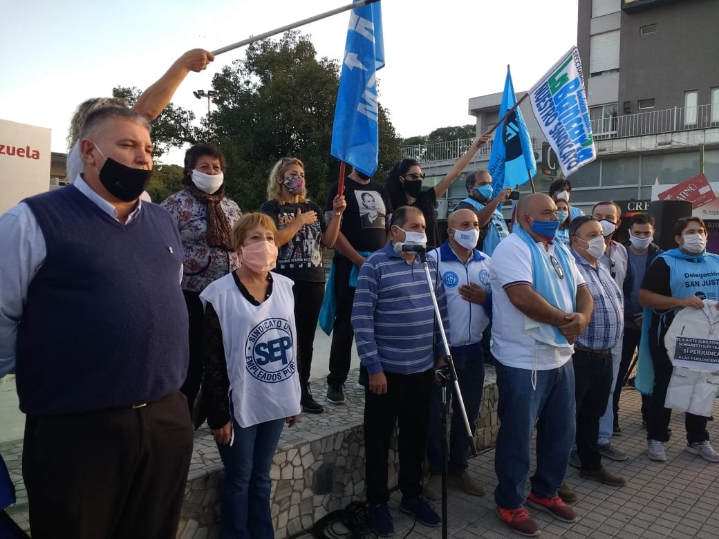 Los gremios reclamaron contra la Reforma Jubilatoria – Radio Estación