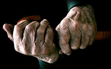 Golpearon a un abuelo y lo dejaron inconsciente