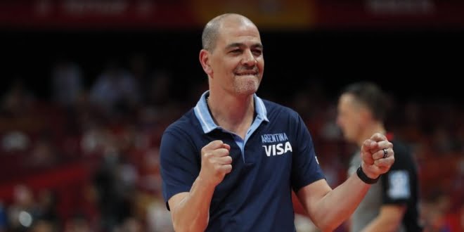 Hernández seguirá como técnico de la Selección Argentina de Básquet