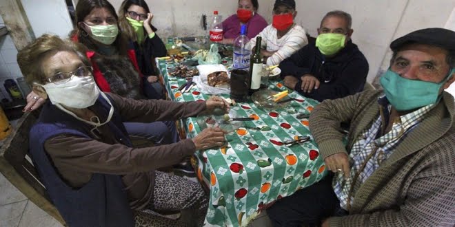 A partir del lunes, se suspenden las reuniones sociales en todo el país