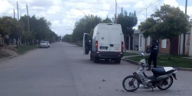 Chocaron una moto y un utilitario en Balnearia