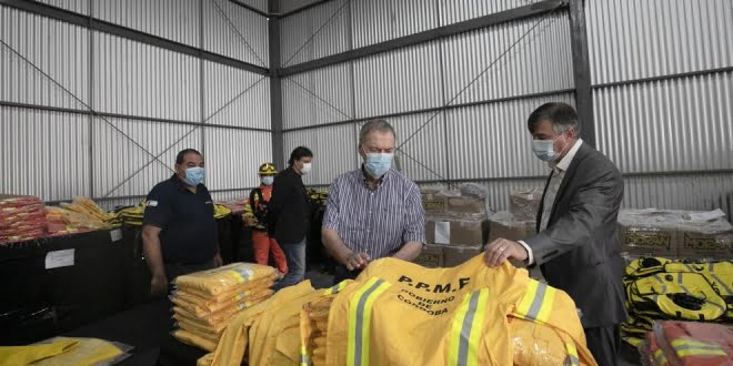 La Provincia entregó nuevo equipamiento para bomberos por $192 millones
