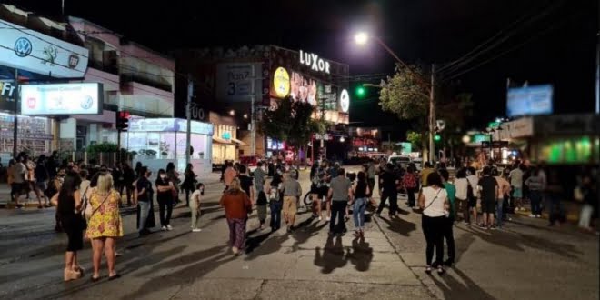 Tras la falsa amenaza de bomba, el Teatro Luxor retomó su actividad