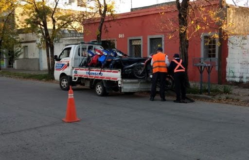 En un control, retuvieron 22 motocicletas y dos remises
