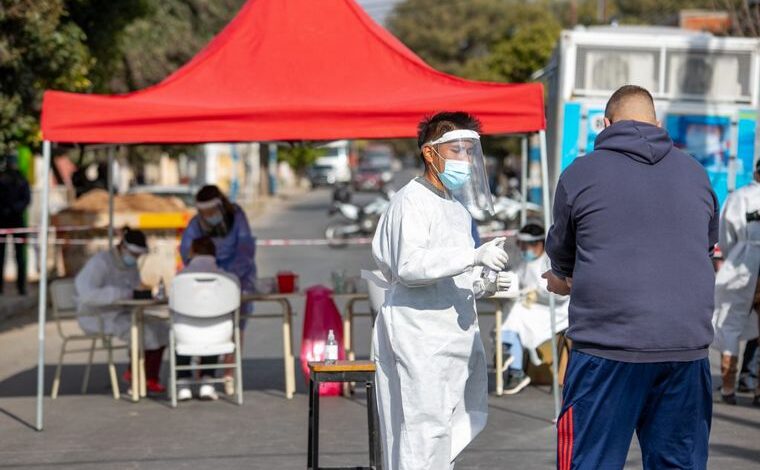 Leve amesetamiento en la curva de contagios
