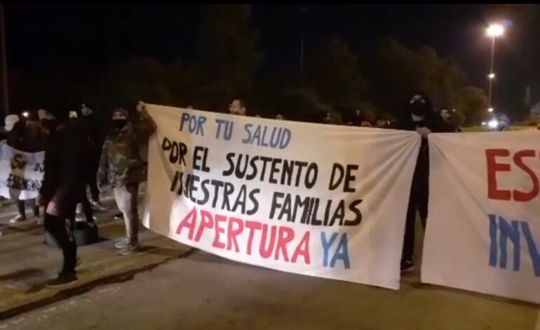Dueños de gimnasios cortan la ruta 168 en Santa Fe