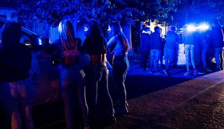 Multas y trabajo comunitario para quienes realicen fiestas clandestinas