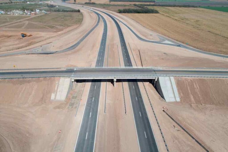 El gobernador Llaryora acelera los trabajos de Ruta 19: licitación en camino