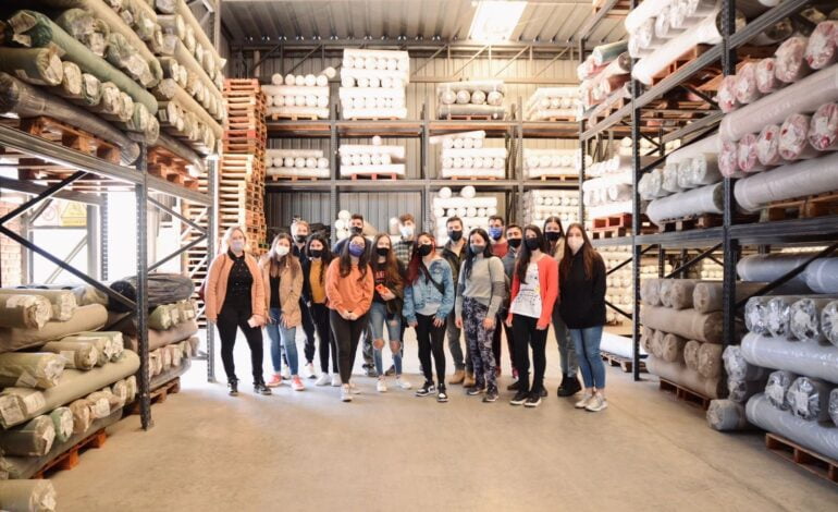 Estudiantes de Diseño Industrial visitaron la Planta Industrial de «La Casa del Tapicero»