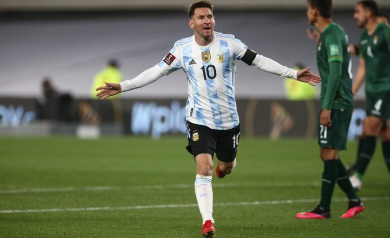  Argentina pone en juego su invicto de 23 partidos en el clásico ante Uruguay