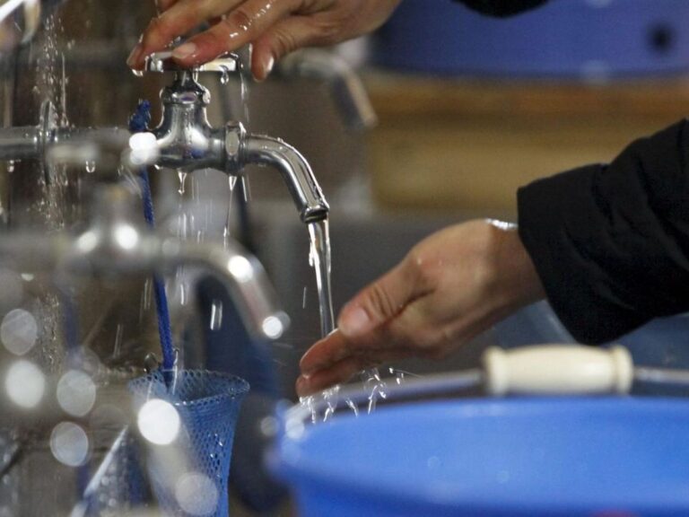 Se reestablecerá la presión del servicio de agua potable