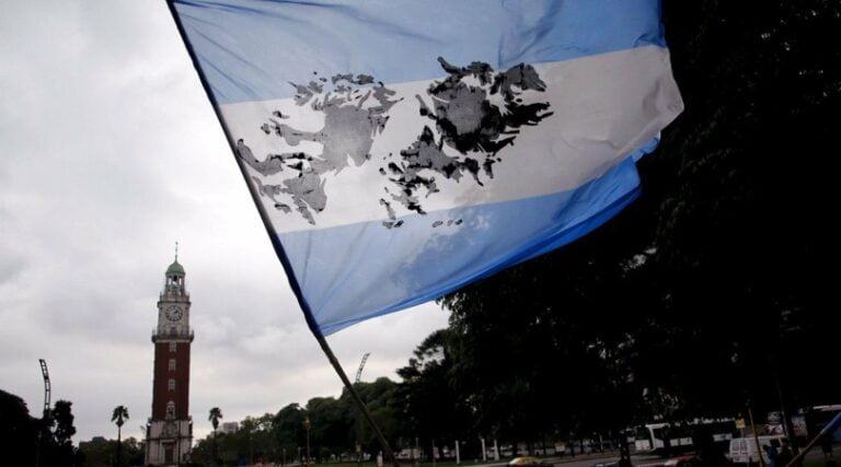 El Gobierno le marca la cancha al Reino Unido con un fuerte mensaje