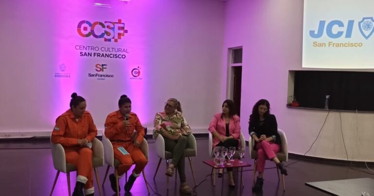 Bomberas Voluntarias participaron de la disertación «Ellas forjan sus caminos»