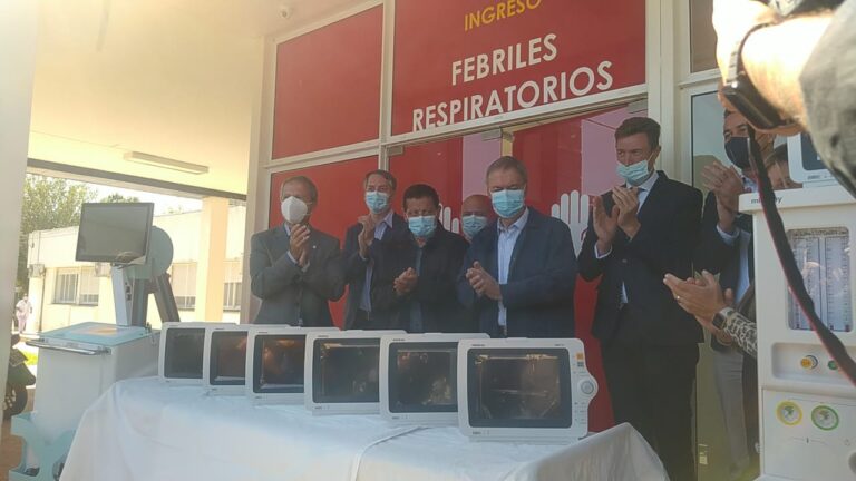 Schiaretti entregó equipamiento en el Hospital J.B. Iturraspe