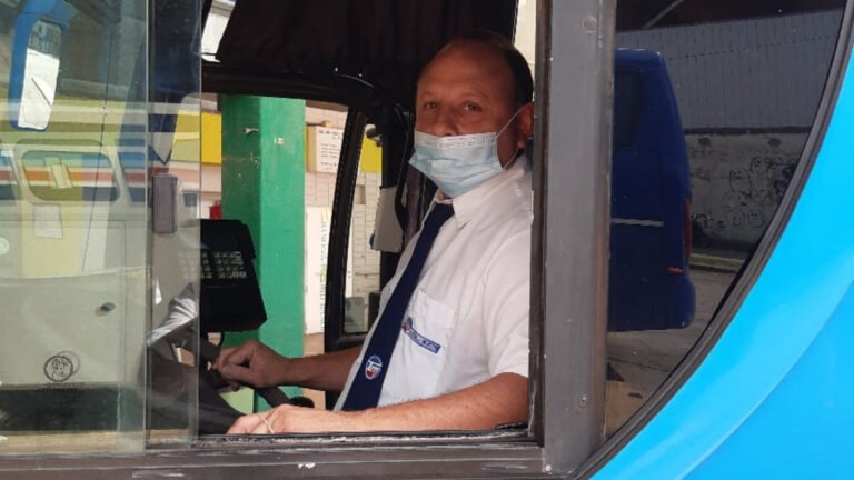 Un chófer de colectivo interurbano le salvó la vida a un niño