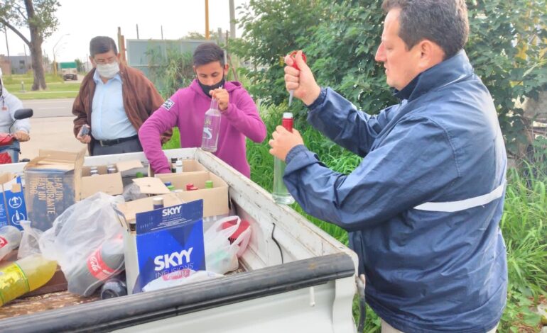  Desecharon bebidas decomisadas en controles