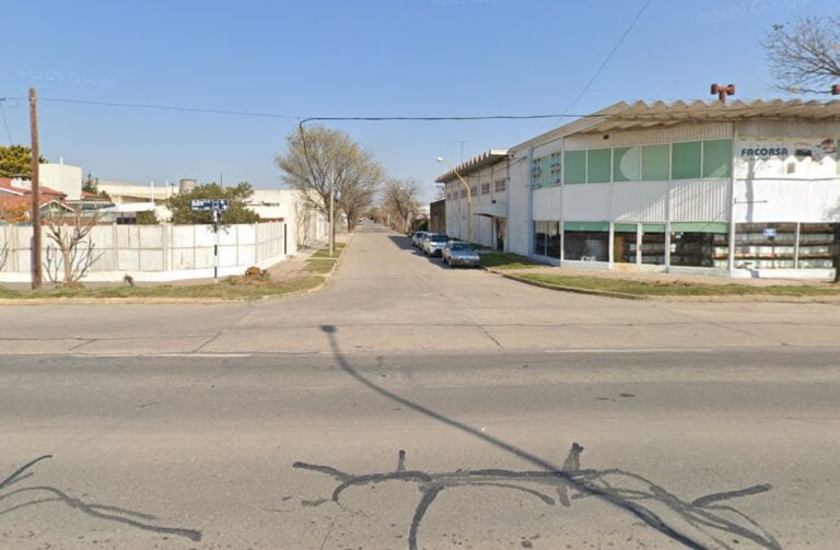 Robaron en una tapicería tras forzar el candado