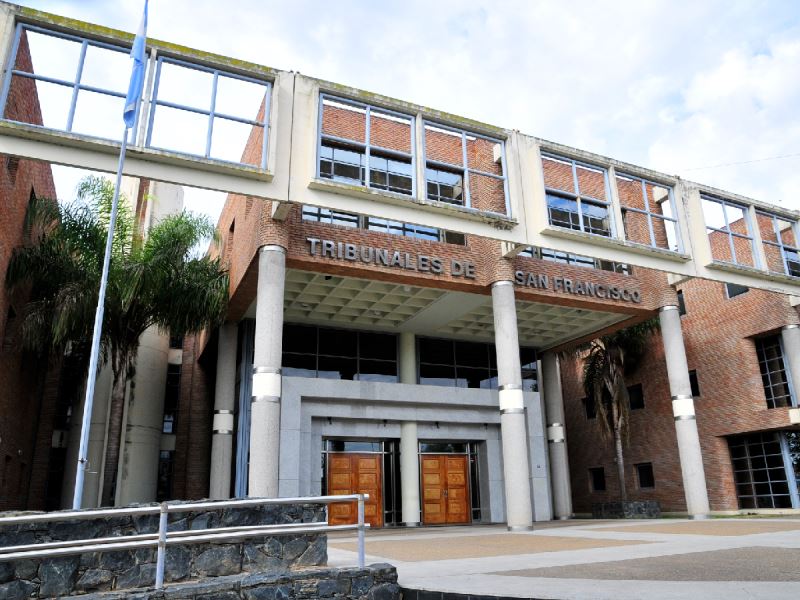 Tribunales