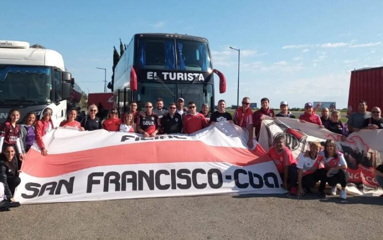 Los hinchas de River de San Francisco volvieron al Monumental