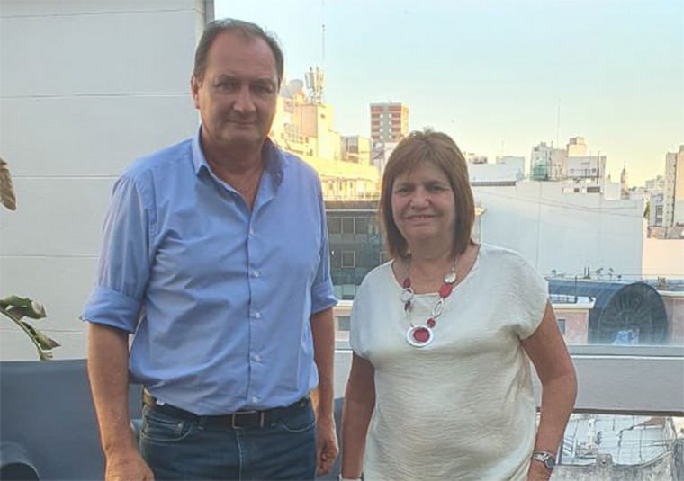 Pedro Dellarrossa junto a Patricia Bullrich Pedro Dellarrossa junto a Patricia Bullrich
