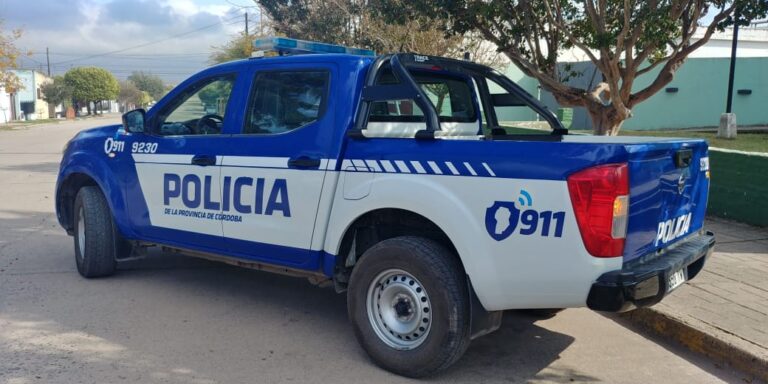 Investigan sustracción de varias prendas de un comercio