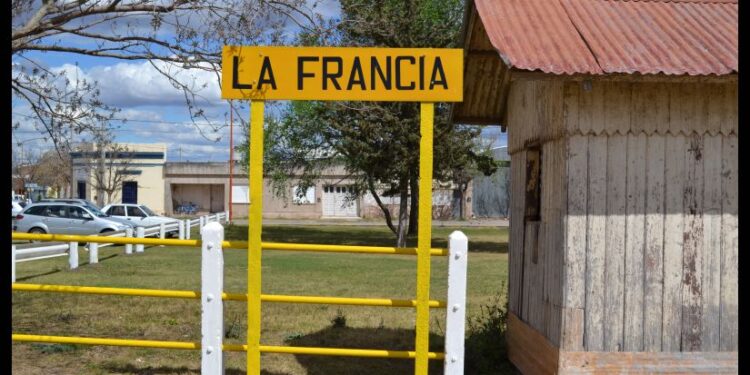 La Francia: amenazó a una mujer con un cuchillo en la calle y terminó detenido