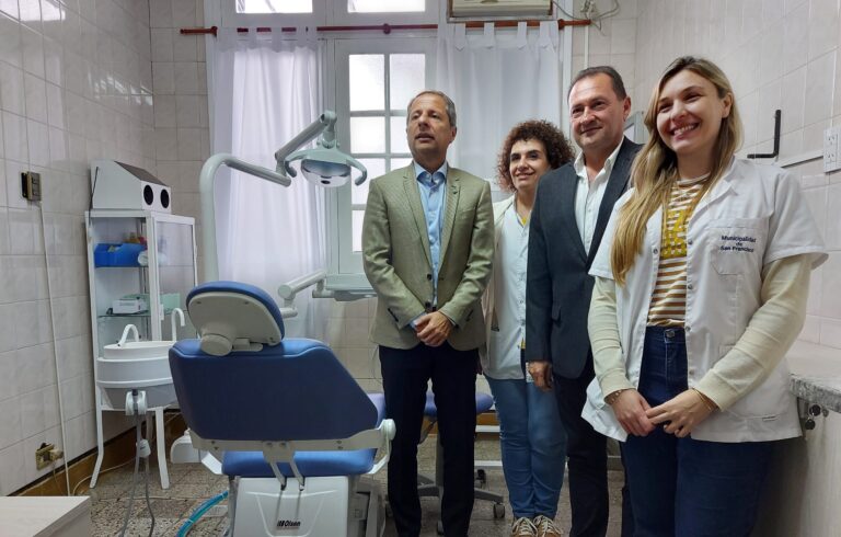 Presentaron un nuevo equipo para el servicio de odontología en la Asistencia Pública