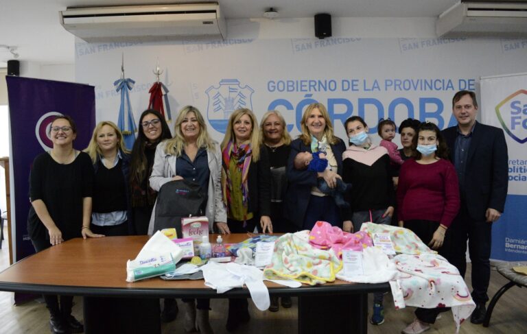 Programa Protección de la Embarazada y su bebé: 14 mamás recibieron sus ajuares