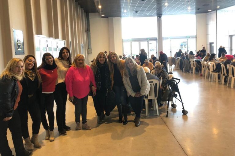 La legisladora Alejandra Piasco estuvo presente en la Campaña solidaria «Al Frío le ponemos corazón»