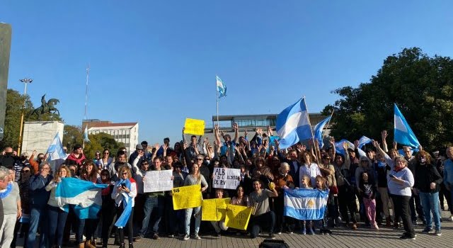 Vecinos sanfrancisqueños se manifestaron en contra del Gobierno Nacional