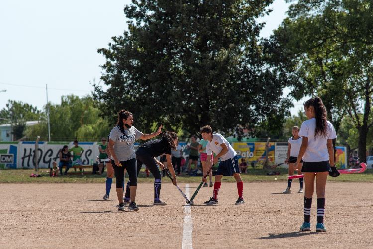 La Asociación de Hockey local tendra el comodato de la cancha del Polideportivo