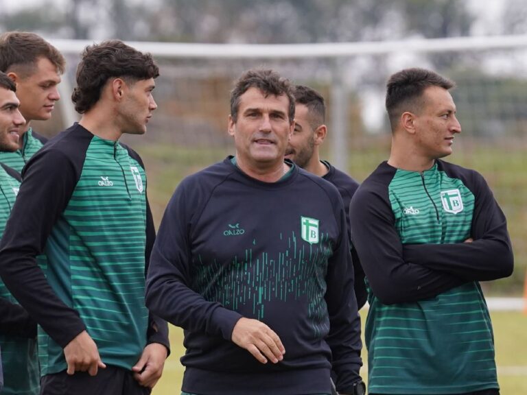 Es oficial, Raúl Armando ya no dirigirá a Sportivo Belgrano