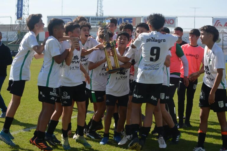 Los nuevos Campeones de la Liga Juvenil: La Milka y Defensores de Sportivo