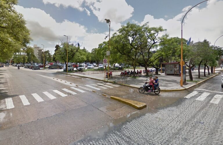 Le robó la bicicleta a un adolescente y fue detenido mientras escapaba
