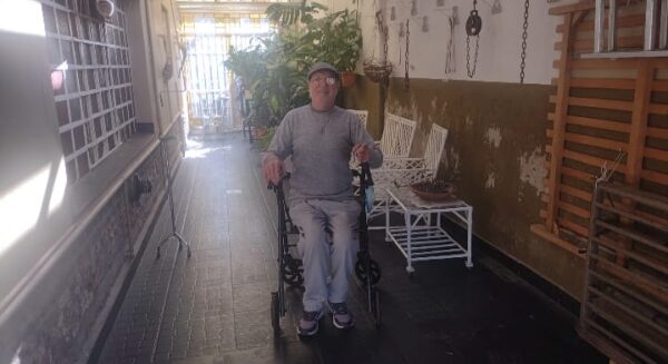 Jorge consiguió su medicamento para sobrellevar su enfermedad
