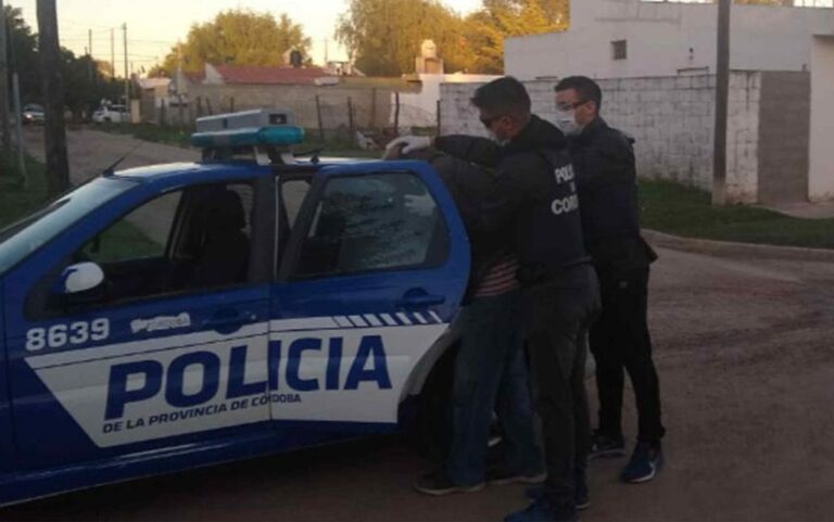 Tenía impedimento de contacto con su madre y hermana y fue detenido al incumplirlo