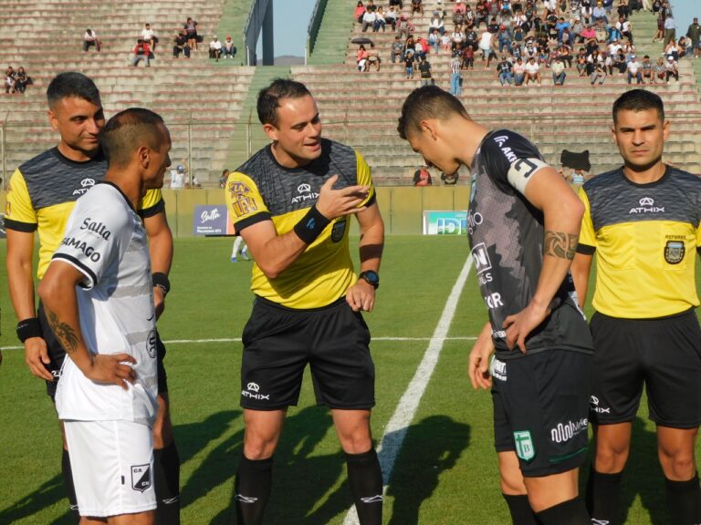 Decisiones arbitrales cuestionables en el empate de Sportivo Belgrano