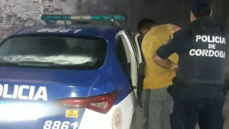 Ingresó a una vivienda ajena mientras lo perseguía la policía y fue detenido