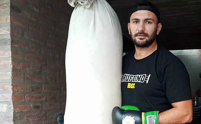 Boxeador denuncia que no autorizaban un medicamento para su hija