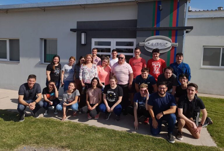Estudiantes de Administración del CRES visitaron empresa de Devoto