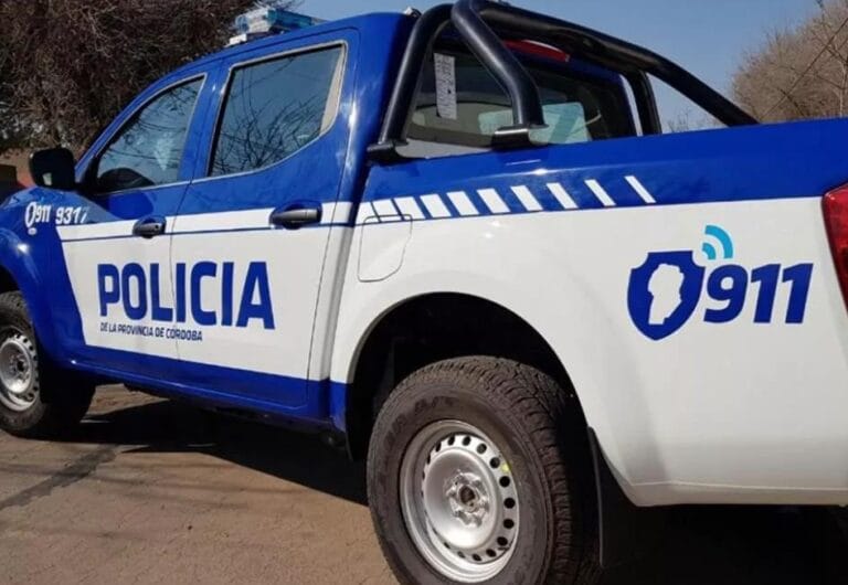 Aprehendieron a un sujeto robando una reja