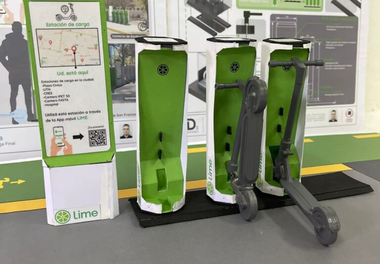 Estudiantes del CRES diseñaron estación de carga para monopatines eléctricos